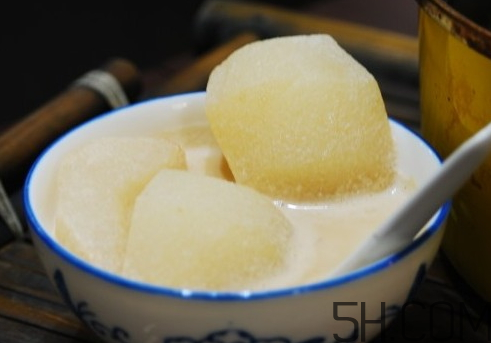 雪梨能和牛奶一起吃嗎？雪梨可以和牛奶榨汁嗎？