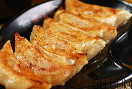 煎餃怎么做不粘鍋？煎餃粘鍋怎么辦？
