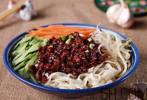 炸醬面可以用豆瓣醬嗎？炸醬面可以用黃豆醬嗎？
