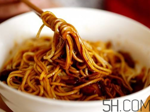 炸醬面可以用掛面嗎？炸醬面用什么面條？