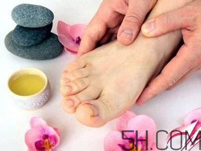 大蒜泡酒可以治腳氣嗎？治腳氣的方法有哪些？