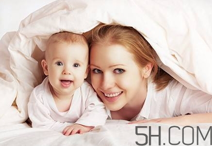 如何給寶寶斷奶？寶媽有妙招