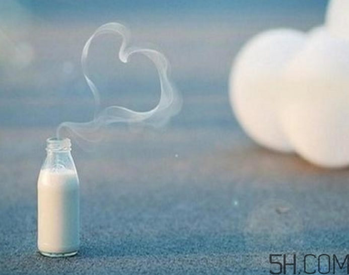 早上空腹喝牛奶好嗎？早上喝牛奶有什么好處？