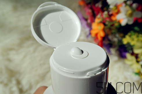 雅漾舒緩特護(hù)潔面乳怎么樣？好用嗎？