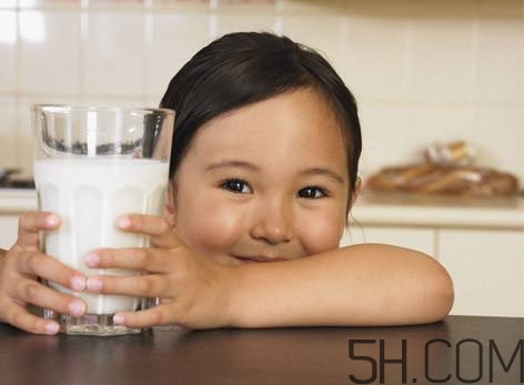 高鈣奶真的補鈣嗎？吃什么補鈣最快最好？