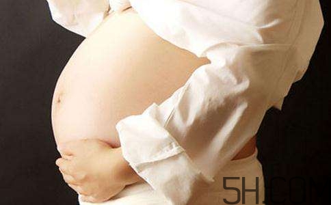 孕晚期肚子疼影響胎兒?jiǎn)?？孕晚期肚子像?lái)月經(jīng)一樣疼