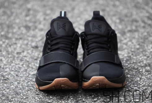 nike pg 1黑色生膠大底發(fā)售時間_實物什么樣？