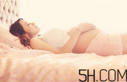 不適合孕婦的睡姿有那些？孕婦冬季如何護(hù)膚？