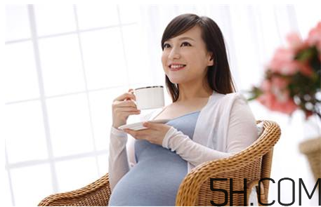 不適合孕婦的睡姿有那些？孕婦冬季如何護(hù)膚？