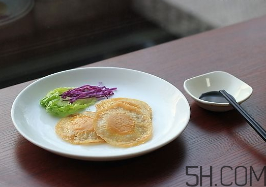 荷包蛋是煮的還是煎的？煎雞蛋還是煮雞蛋好？