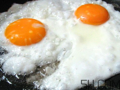 煎雞蛋為什么會有泡沫？炒雞蛋為什么會有泡沫？