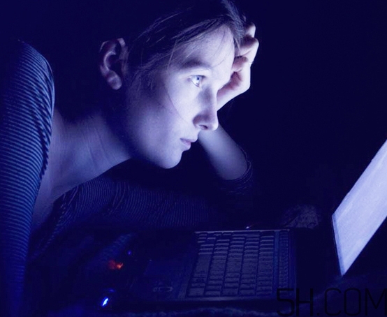 眼霜可以天天用嗎？眼霜多久用一次