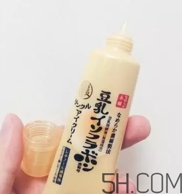 眼霜用在水乳之前還是之后？眼霜和水乳使用的順序
