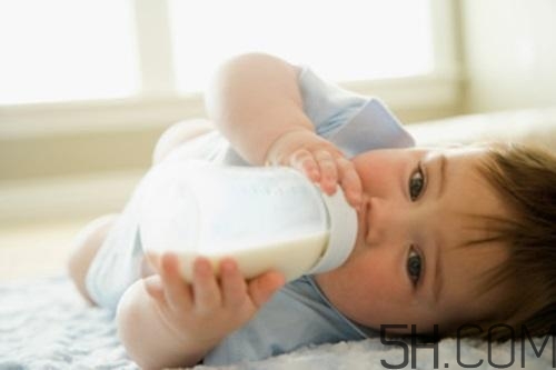 孕婦奶粉和鈣片可以一起吃嗎？喝孕婦奶粉還需要吃鈣片嗎？