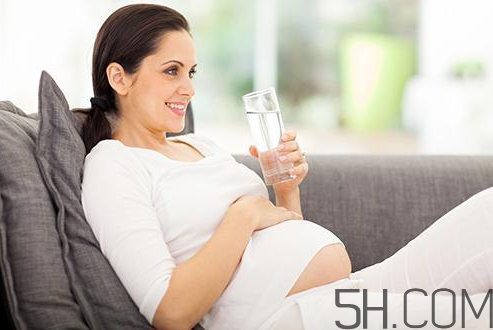 孕婦可以喝隔夜開水嗎？孕婦可以喝隔夜湯嗎？