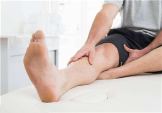 腳氣用鹽水泡腳有用嗎？用鹽水泡腳治腳氣嗎？