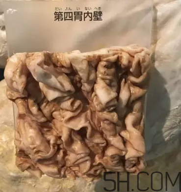 牛百葉和毛肚是一個(gè)東西嗎？牛百葉上面有層黑皮能吃嗎？