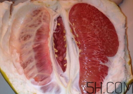 紅心柚子與白肉柚子有什么差別？紅心柚子是轉基因嗎？