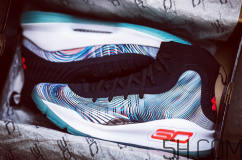 under armour curry 4測(cè)評(píng) 庫(kù)里第四代戰(zhàn)靴實(shí)物開(kāi)箱