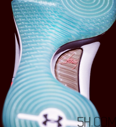 under armour curry 4測(cè)評(píng) 庫(kù)里第四代戰(zhàn)靴實(shí)物開(kāi)箱