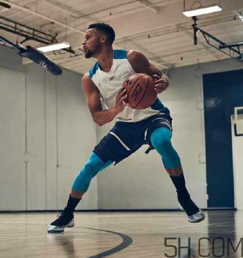 under armour curry 4鞋碼偏小嗎？庫里第四代戰(zhàn)靴尺碼怎么選？