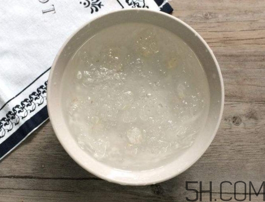 泡發(fā)后的雪燕怎么保存？燉好的雪燕可以放多久