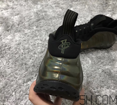 nike air foamposite one legion green全息噴什么時候發(fā)售？