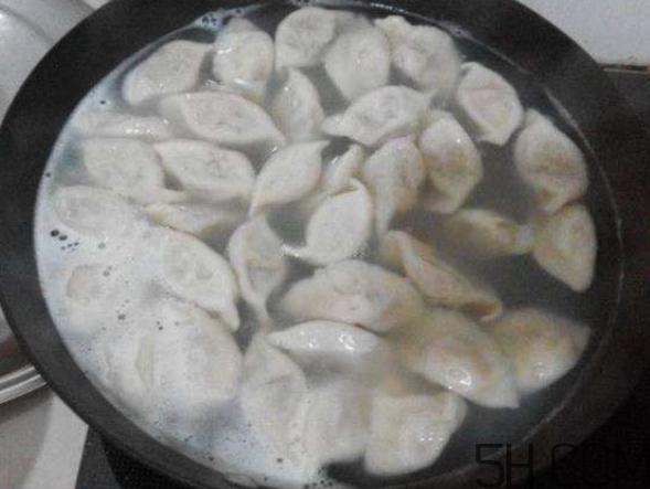 煮餃子怎么煮不破皮？煮餃子怎么看熟沒熟？