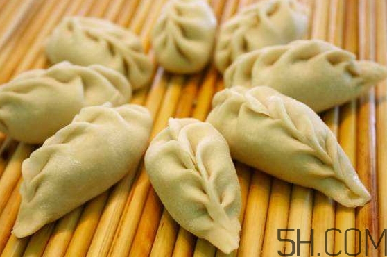 冰凍的餃子皮怎么解凍？冰凍的水餃要煮多久？