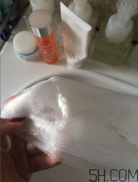 芙麗芳絲洗面奶是氨基酸嗎？氨基酸洗面奶有哪些？
