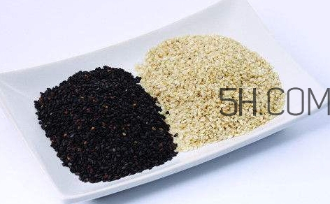 黑芝麻和白芝麻有什么區(qū)別？黑芝麻和白芝麻哪個好？