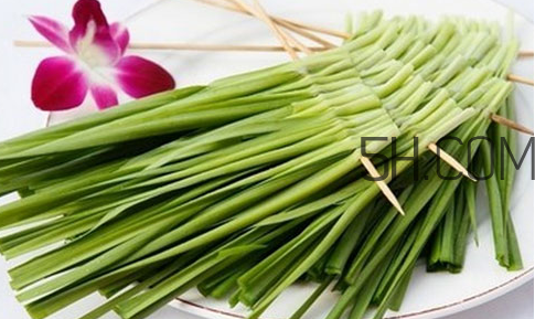 炒好的韭菜能隔夜吃嗎？吃韭菜胃酸燒心吃什么緩解？