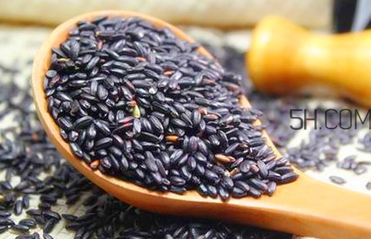 黑芝麻清洗掉色正常嗎？黑芝麻有黑色素嗎？