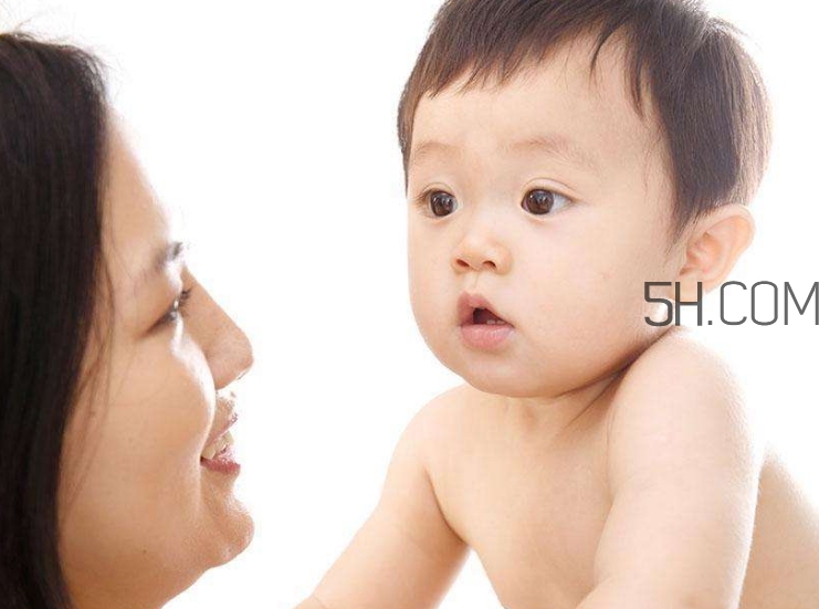 母乳和奶粉哪個好？媽媽開心最重要