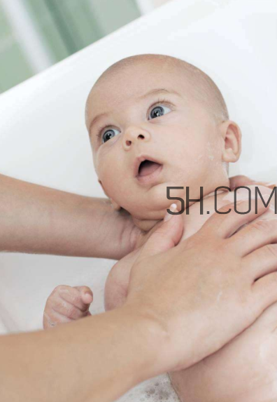 嬰兒癲癇病的早期癥狀有哪些？嬰幼兒貧血吃什么好呢？