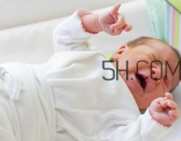嬰兒夜哭怎么辦？嬰兒臉上起小紅點(diǎn)如何護(hù)理？