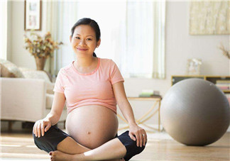 孕婦中晚期什么睡姿最好？孕婦豆?jié){做法