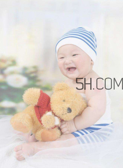 小孩風(fēng)熱感冒怎么辦？小孩子高燒手腳冰涼怎么處理？