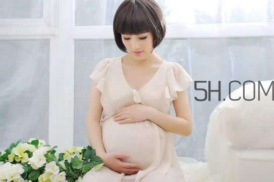 孕婦牙齦發(fā)炎腫痛怎么辦？早孕白帶有什么變化？