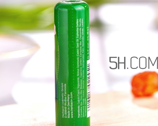 herbacin賀本清小甘菊唇膏怎么樣？小甘菊唇膏使用心得