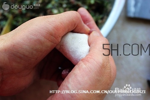 餃子和面用熱水還是冷水？餃子和面要醒多長(zhǎng)時(shí)間？