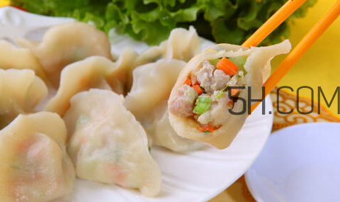為什么餃子煮熟了會浮起來？餃子煮多久才熟？