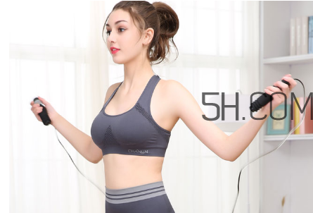 運(yùn)動(dòng)前吃什么好？跳繩減肥會(huì)瘦胸嗎？