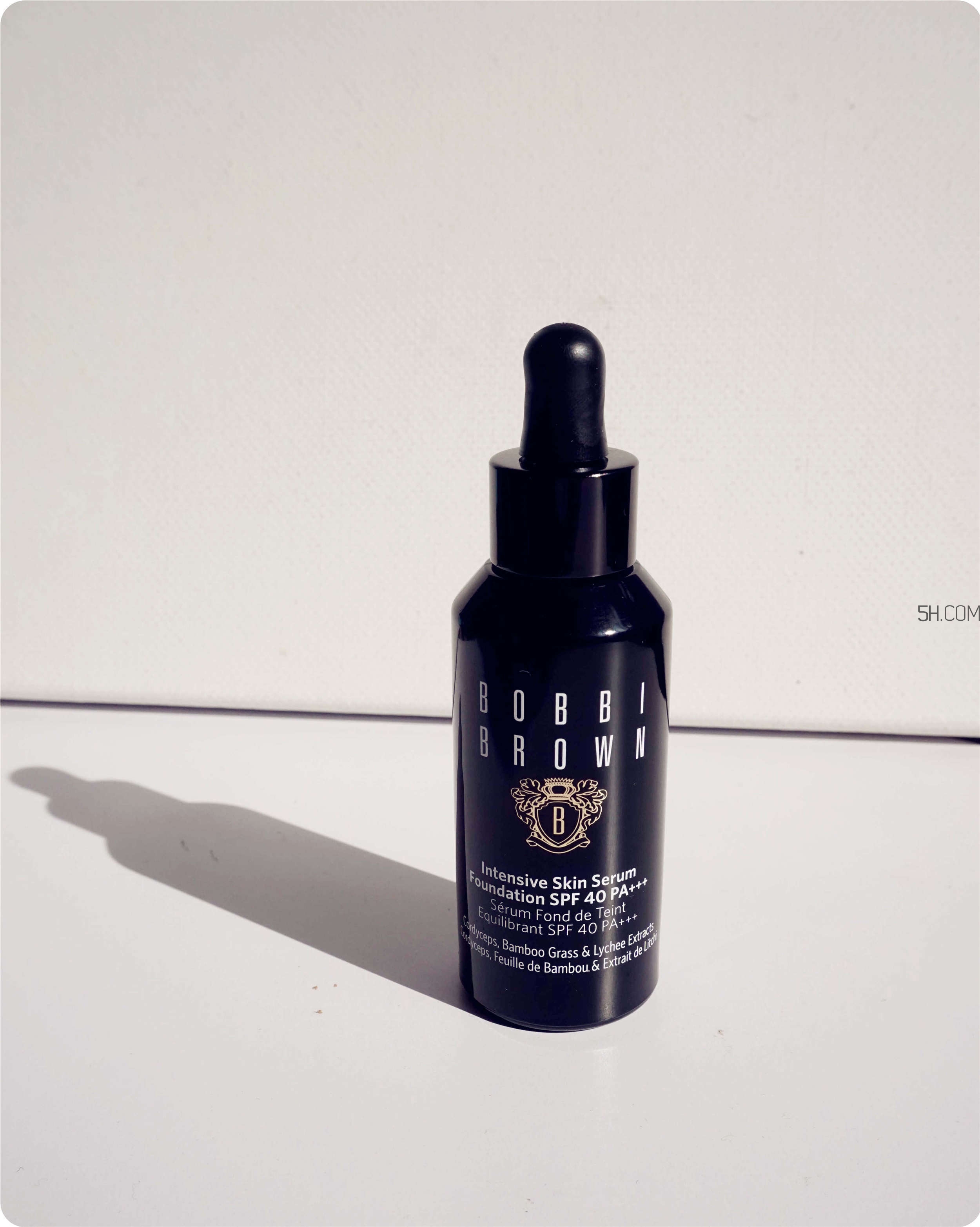 芭比波朗蟲草粉底液和covermark中草粉底霜哪個(gè)好?