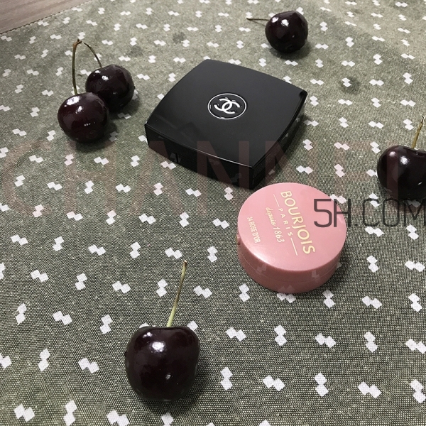 香奈兒腮紅和妙巴黎腮紅哪個(gè)好_區(qū)別對比