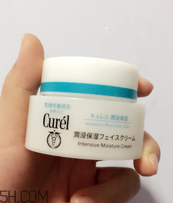 珂潤面霜適合夏天用嗎？夏天用珂潤面霜會油嗎？