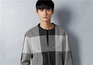太平鳥(niǎo)衣服檔次怎么樣？太平鳥(niǎo)衣服貴嗎？