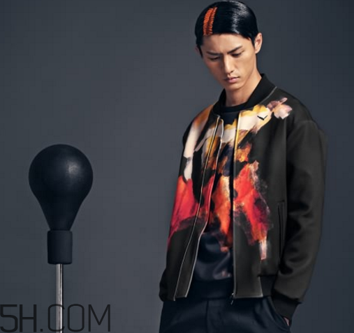 太平鳥衣服檔次怎么樣？太平鳥衣服貴嗎？