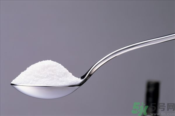 白醋和鹽水混在一起洗臉有什么好處？白醋和鹽洗臉好嗎？