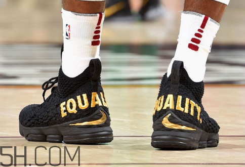 nike lebron 15 equality黑金配色會(huì)發(fā)售嗎？